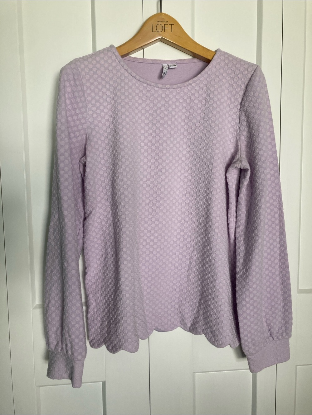 ELLE Lavender Textured Long-Sleeve Top Scalloped Hem Size Medium